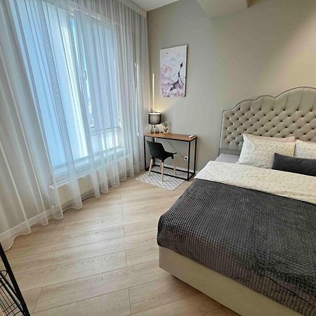 Rentnow Modern Business Apartment With 3 Bedrooms In Centre Kischinau Exterior foto