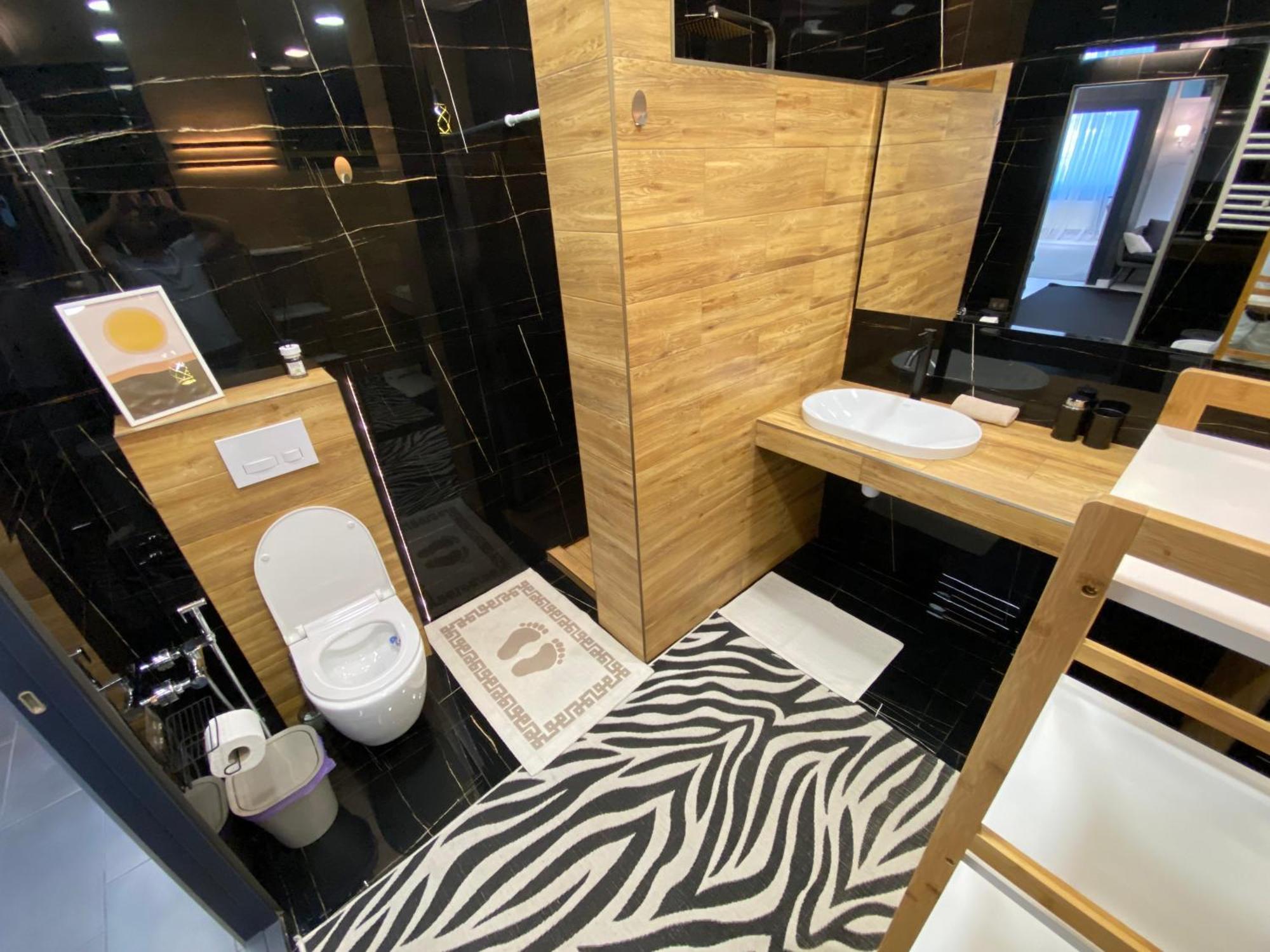 Rentnow Modern Business Apartment With 3 Bedrooms In Centre Kischinau Exterior foto