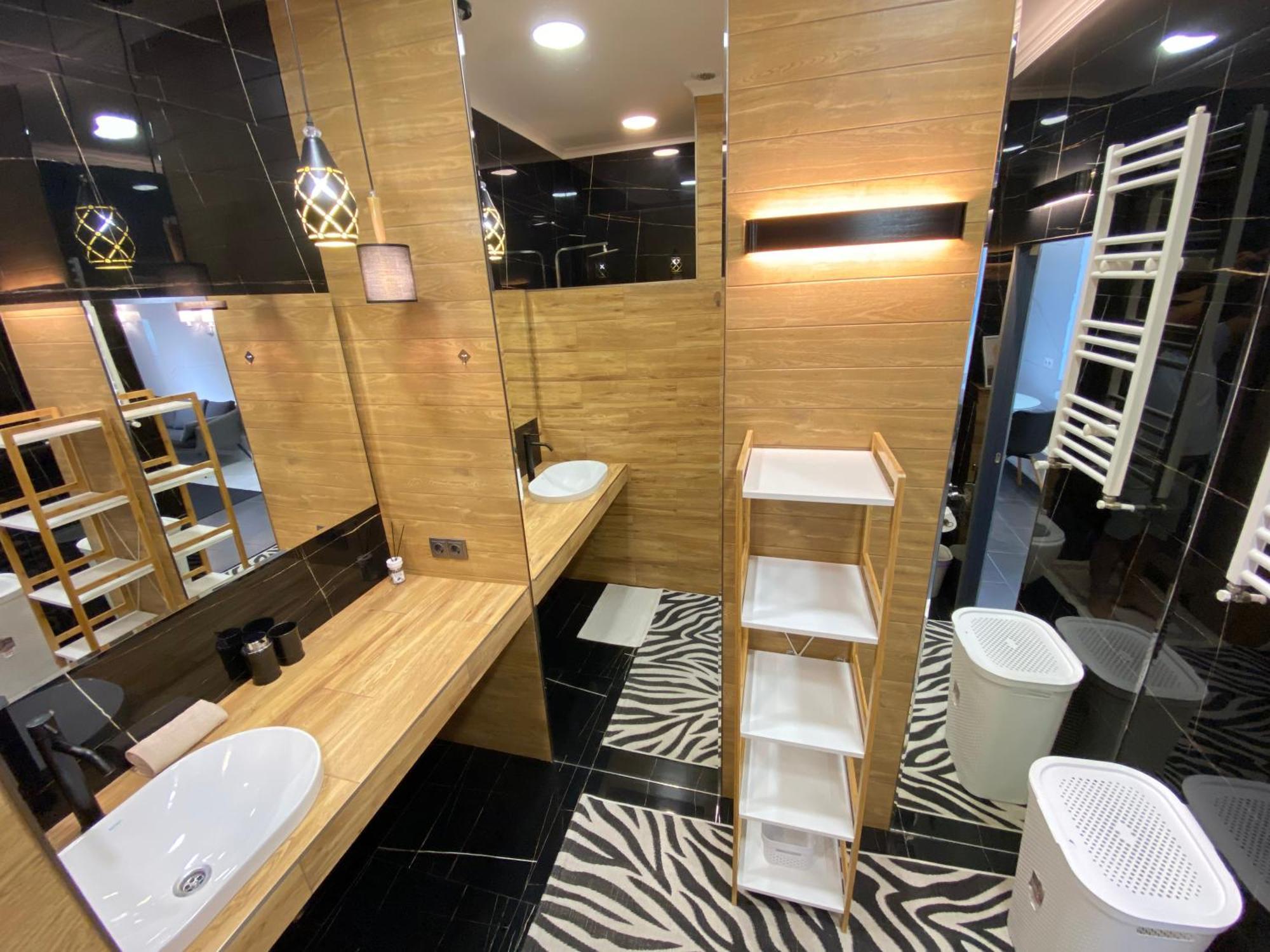 Rentnow Modern Business Apartment With 3 Bedrooms In Centre Kischinau Exterior foto
