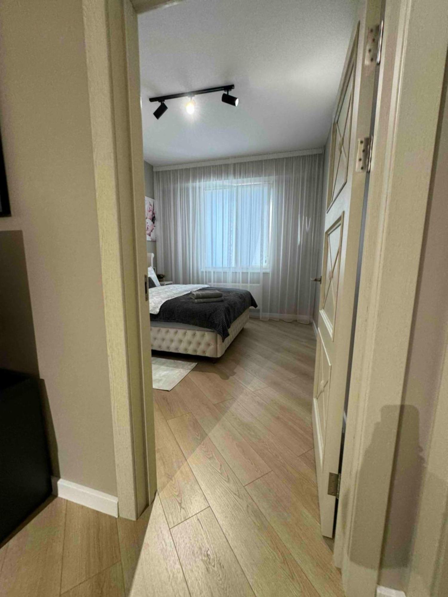 Rentnow Modern Business Apartment With 3 Bedrooms In Centre Kischinau Exterior foto