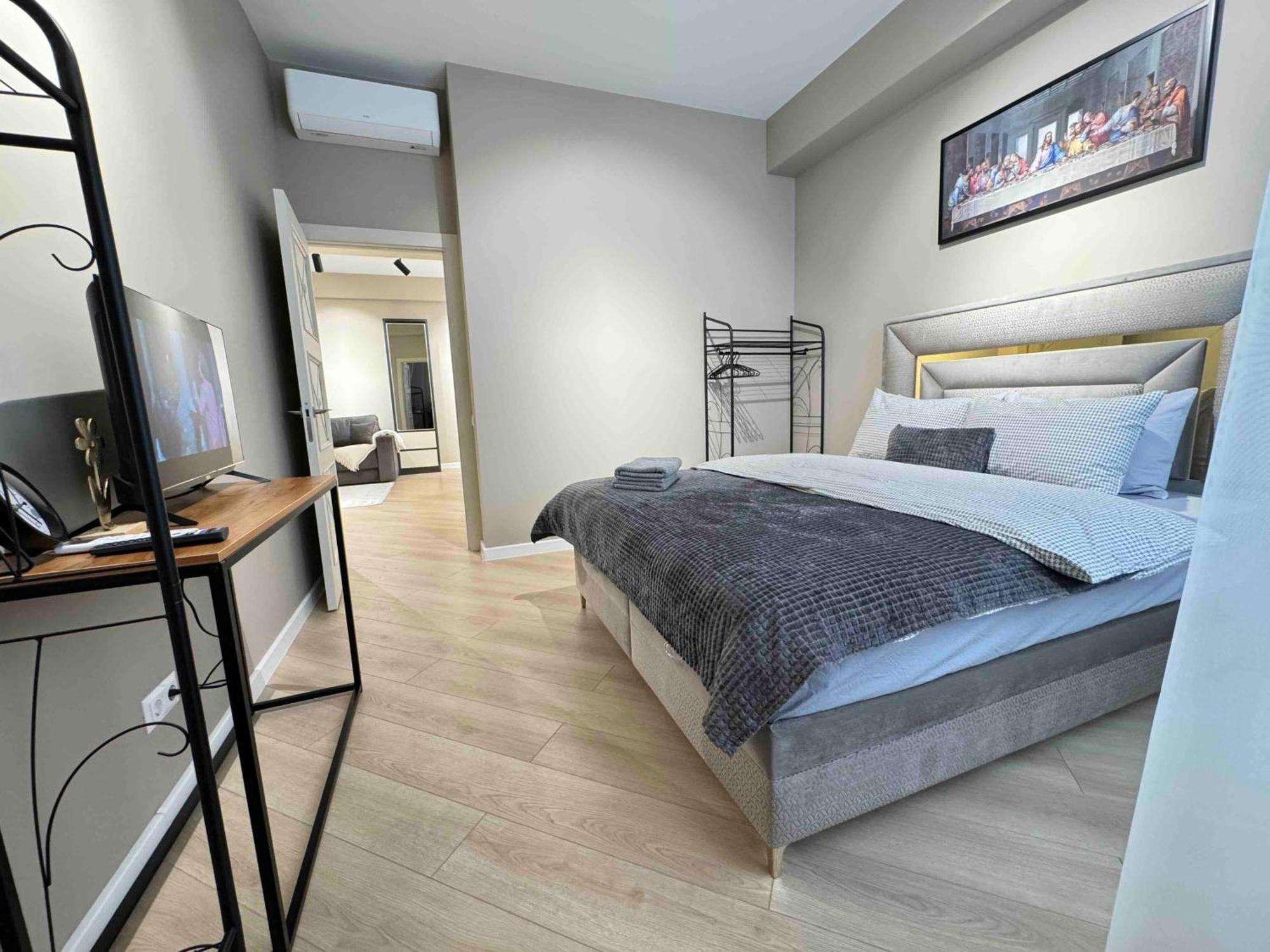 Rentnow Modern Business Apartment With 3 Bedrooms In Centre Kischinau Exterior foto