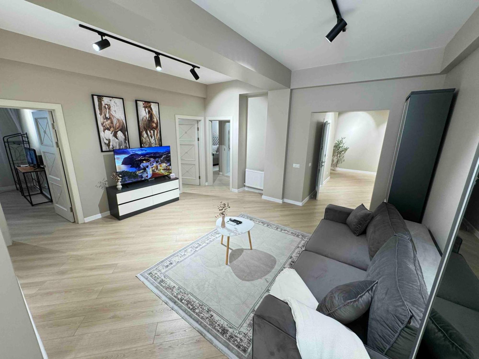 Rentnow Modern Business Apartment With 3 Bedrooms In Centre Kischinau Exterior foto