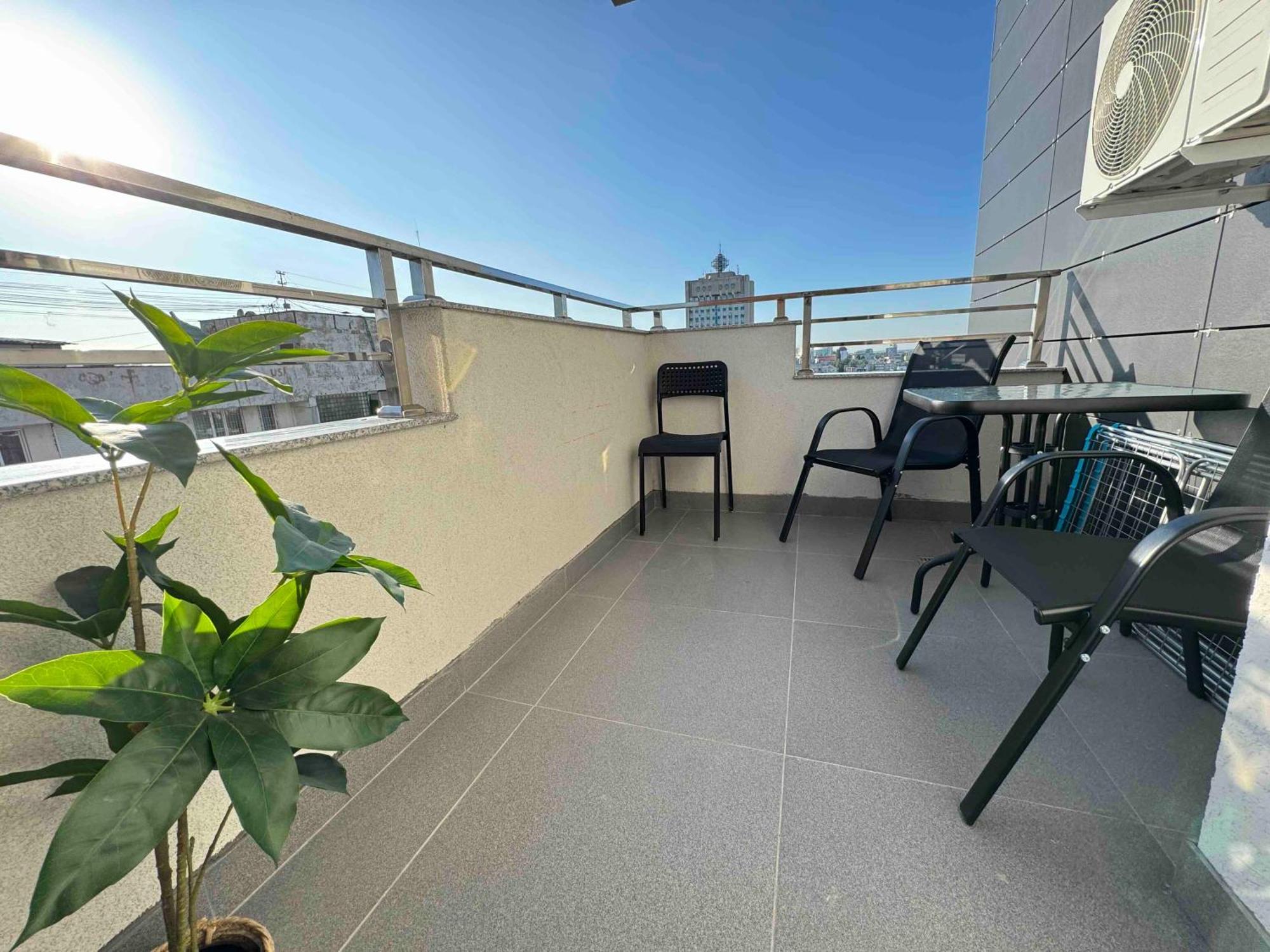 Rentnow Modern Business Apartment With 3 Bedrooms In Centre Kischinau Exterior foto