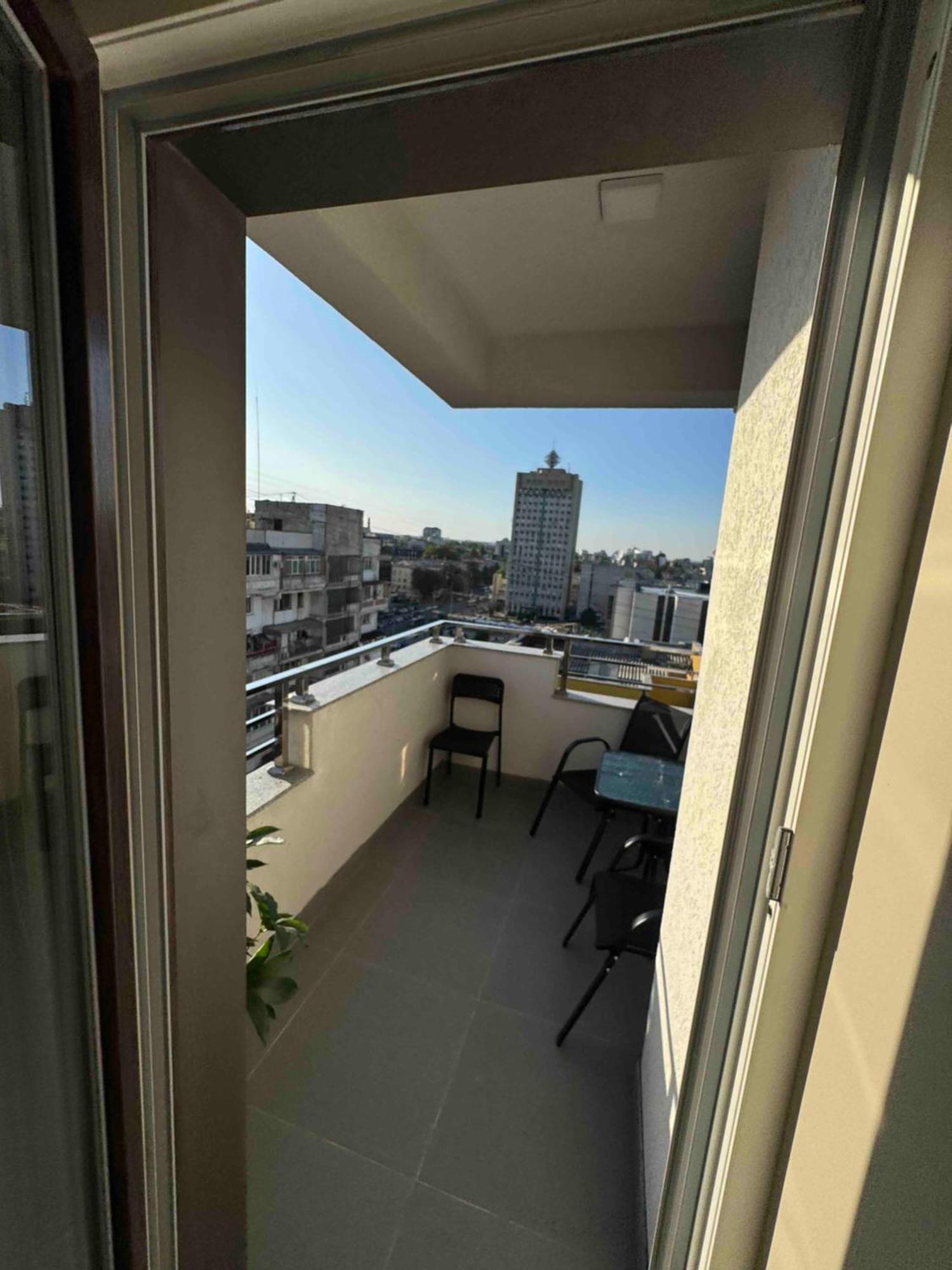 Rentnow Modern Business Apartment With 3 Bedrooms In Centre Kischinau Exterior foto