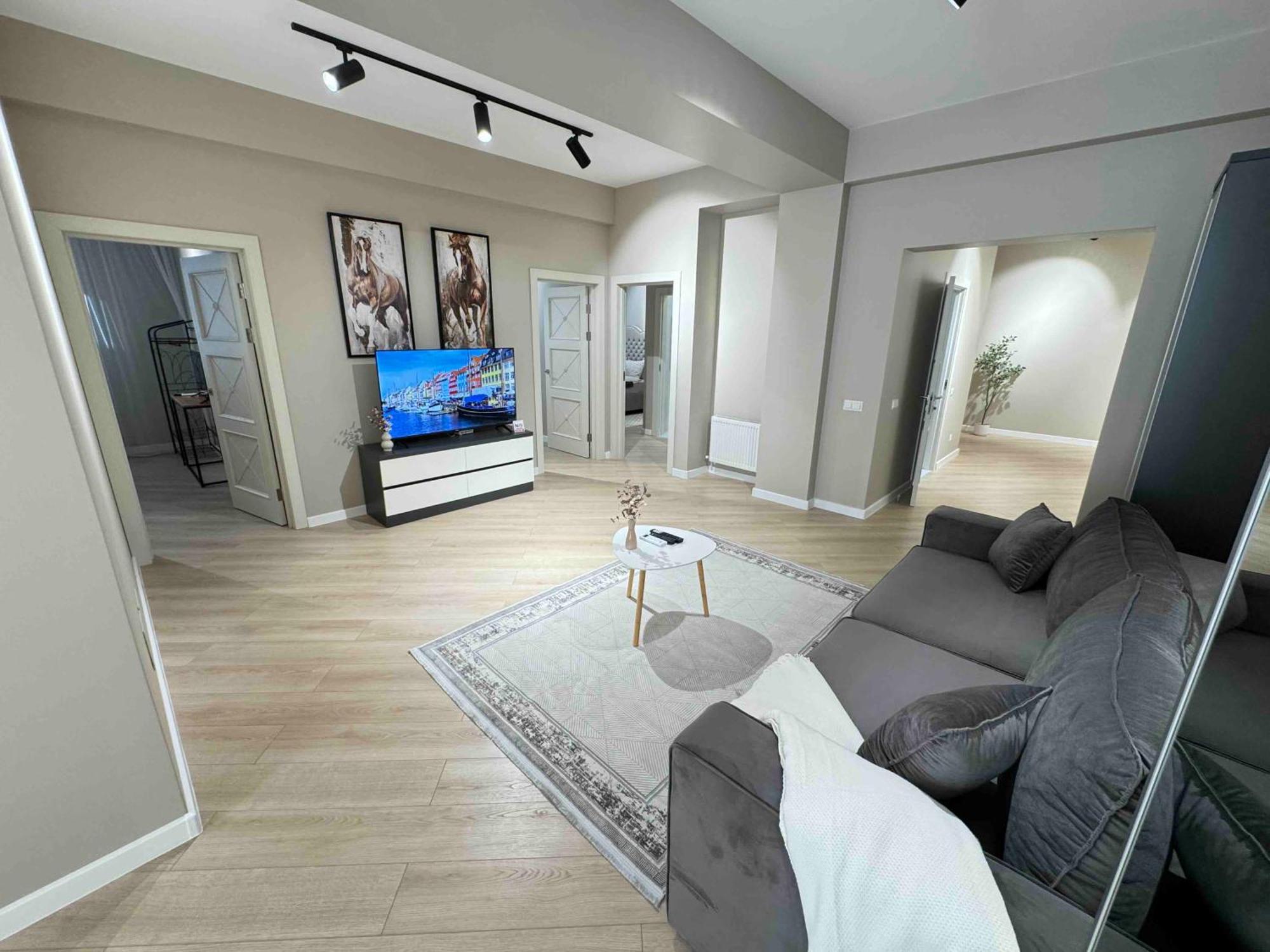 Rentnow Modern Business Apartment With 3 Bedrooms In Centre Kischinau Exterior foto